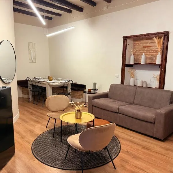 Cagliari में, होटल Luxury 5BR , 4BA Penthouse In the City Center