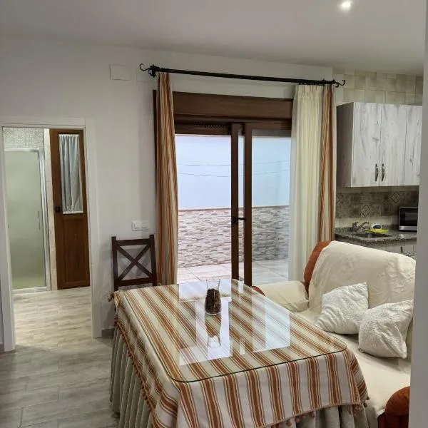 Apartamentos La Gruta de Aracena con patio, Hotel in Aracena