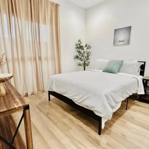 Newly Built Modern Central 2B On Sherman with Free Parking, hotell sihtkohas North Sherman Way