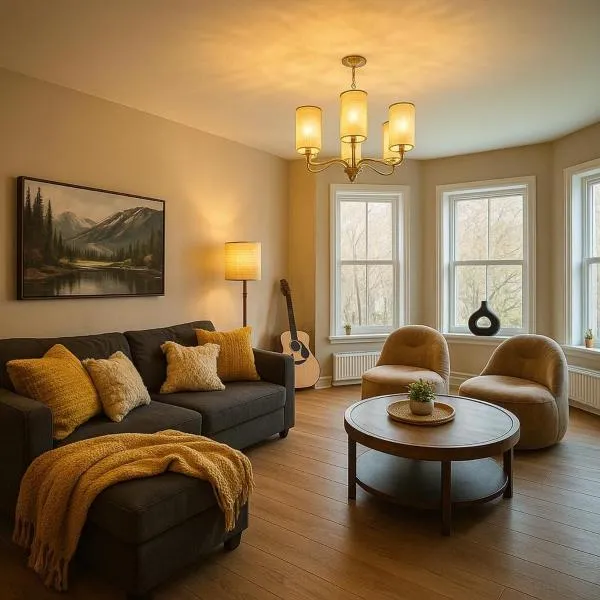 Downtown Huntsville Gem in Muskoka, hotel in Huntsville