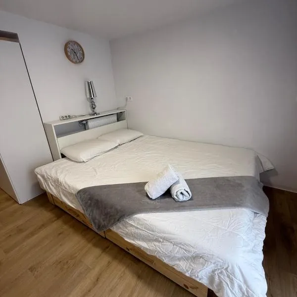 Studio with Garden, Hotel in Villerupt