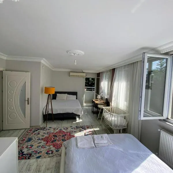 forest villa, breakfast hotel, 6 minutes from Istanbul airport, hotel in Arnavutköy