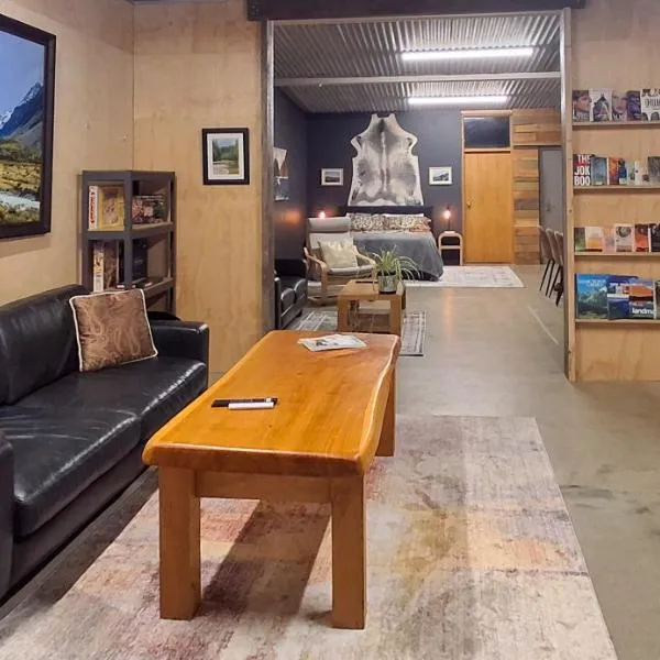 Blue Mountains Loft, Tapanui, hotell sihtkohas Glenkenich