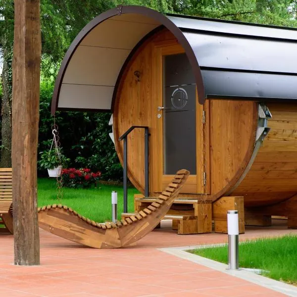 Rifugio DiVino Dormire in una Botte Glamping nella Tenuta Vitivinicola, hotel en Castelfranco