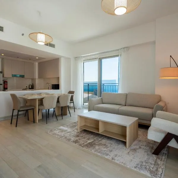 Yas Island 3BR plus Maid Pool, Gym, Near SeaWorld & Ferrari World, hotel in Abu Dhabi