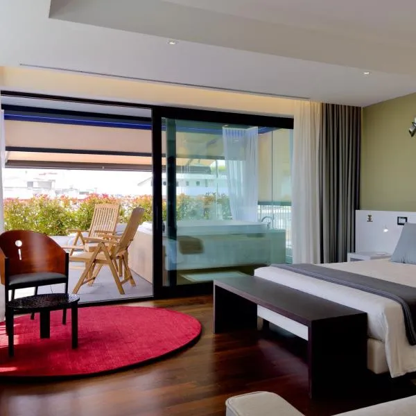 Monaco Suites Hotel, hotel v Lignanu Sabbiadoru