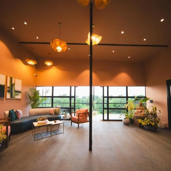 Sage Stays and Trails, hotel v destinaci Zarvar