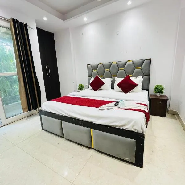 Hotel Seven Near DLF Avenue, hotel v Novém Dillí