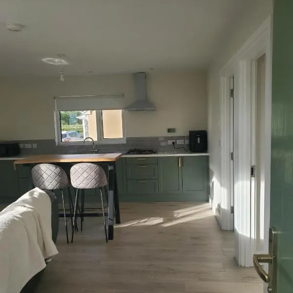 Seaside Retreat-2 Bed-Sleeps 4-Parking-Pets, khách sạn ở Portmagee