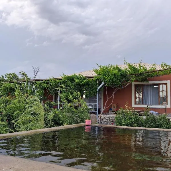 Noa Village Hostel and Guest house, hotel sa Camaldin