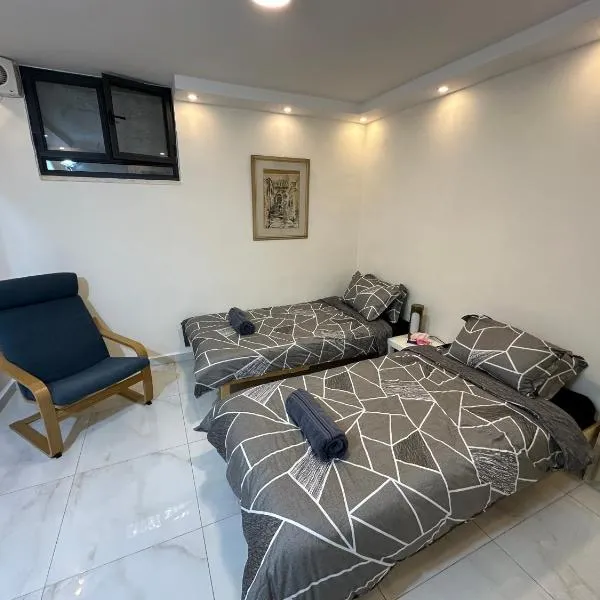 Prime Location in Rechavia with bomb shelter, hotel in Jerusalem