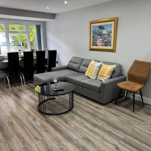 Near Birmingham - Stylish and Peaceful - Private Parking, ξενοδοχείο στο Μπέρμιγχαμ