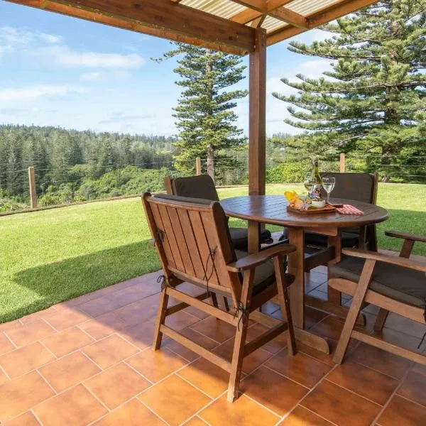 Whispering Pines Cottages, hotel v Burnt Pine