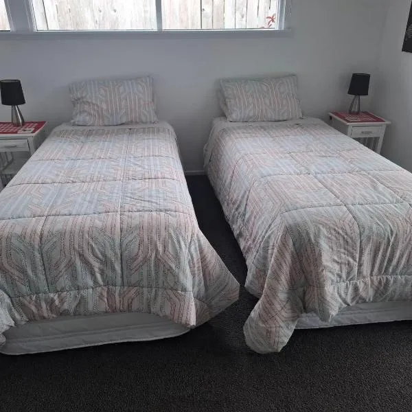 Private room with ensuite, hotell sihtkohas Cable Bay