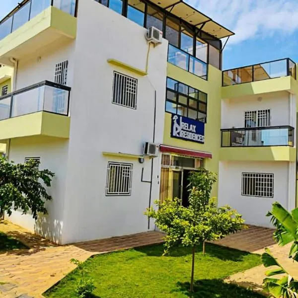 RELAX RESIDENCES Aéroport AIBD, hotel in Toulé