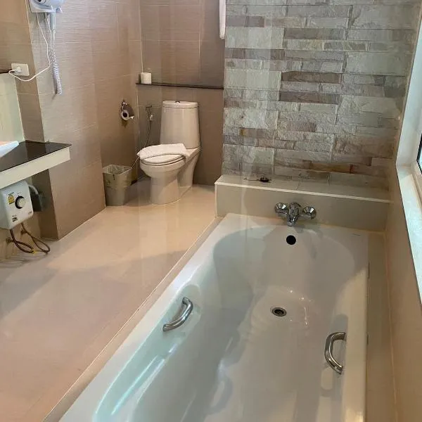 グリーン ホテル ＆ リゾート（Green Hotel and Resort）、コーンケーンのホテル