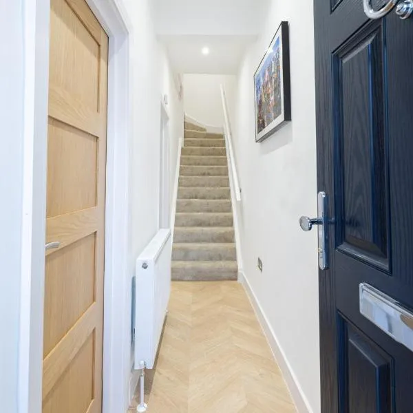 A spacious and modern 4Bedroom house, hotel in Borehamwood