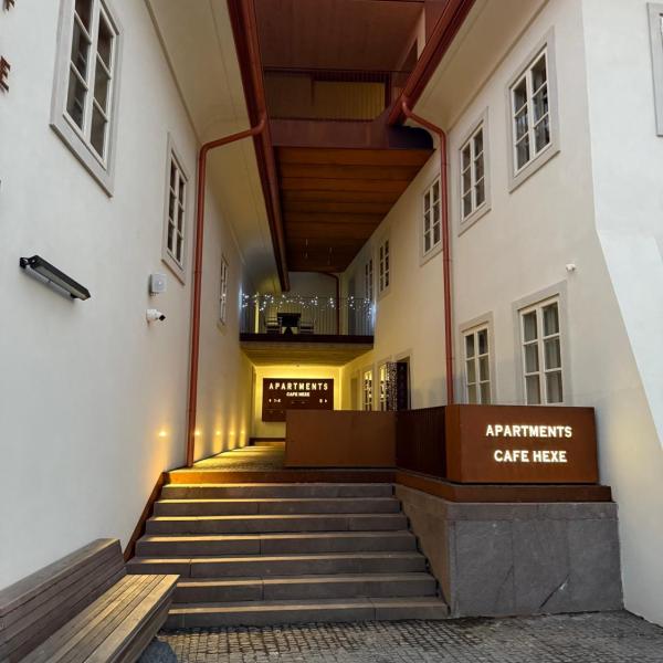 Apartments Cafe Hexe, Bratislava