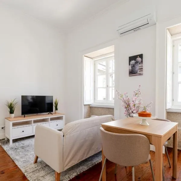 Bright Flat in Historic Foz House by HostWise, hotel in Porto