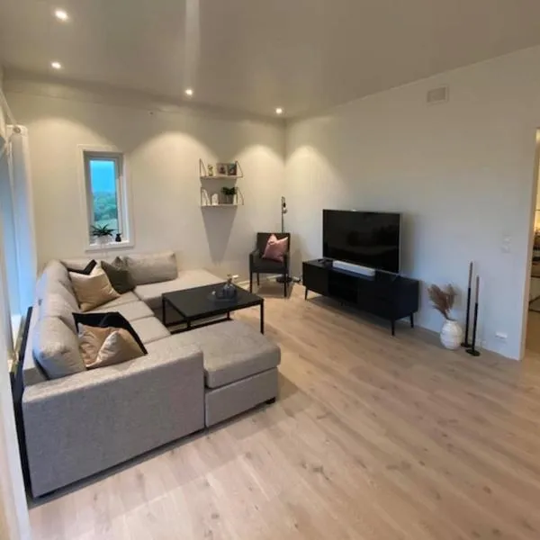 Hagebyveien appartment - City Centre, Hotel in Leknes