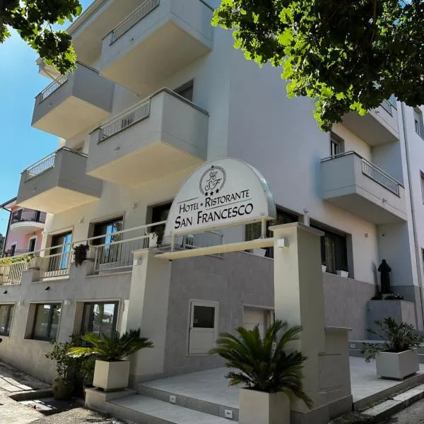 Hotel San Francesco, отель в Сан-Джованни-Ротондо