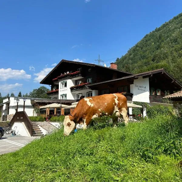 Pension Baranekhof - accommodation in nature - Baranek Resorts, hotel v Kaprunu