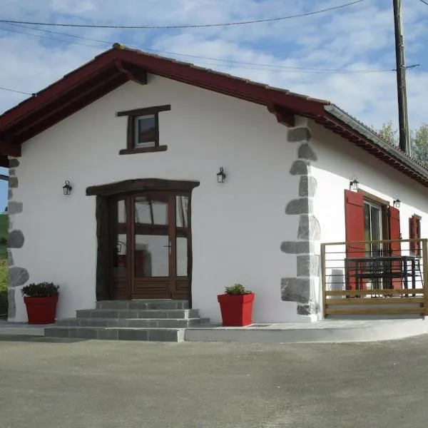 Maisonnette indépendante pour 4 personnes - PMR, hotel in Isturits