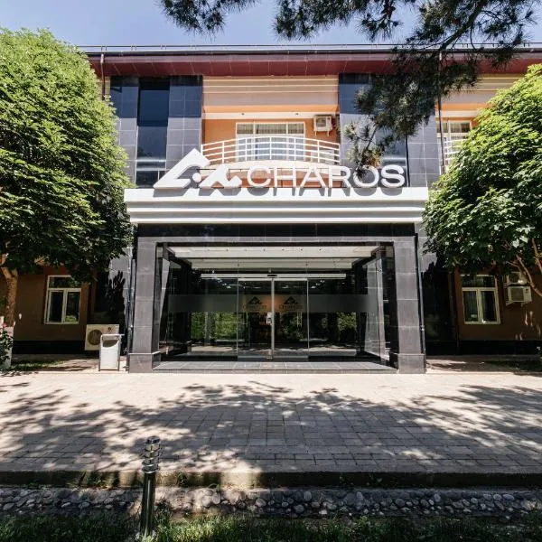 Charos Family Resort, hotel a Yusufkhona