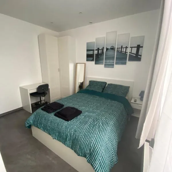 Studio à cote du parc des expositions porte de Versailles, proche metro, hôtel à Vanves