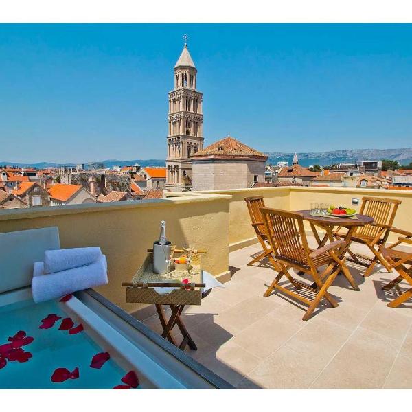 Terazza Grande in Diocletian Tower, Split