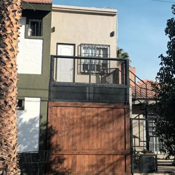 Cómodo y moderno departamento con cochera en Mendoza, Hotel in Las Heras