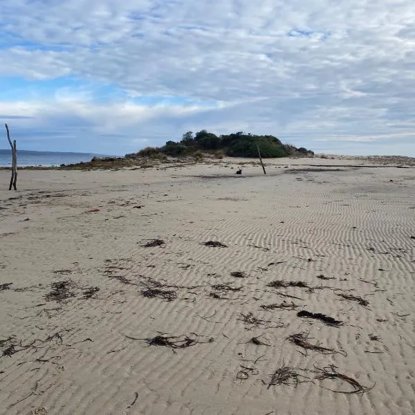 Baudin Beach Holiday Units - Unit 1, hotel in Baudin Beach