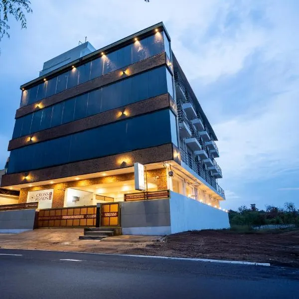 Cross Roads Inn, hotel in Coimbatore