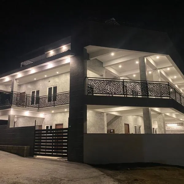 RR Holiday Grand, ξενοδοχείο σε Kodaikānāl