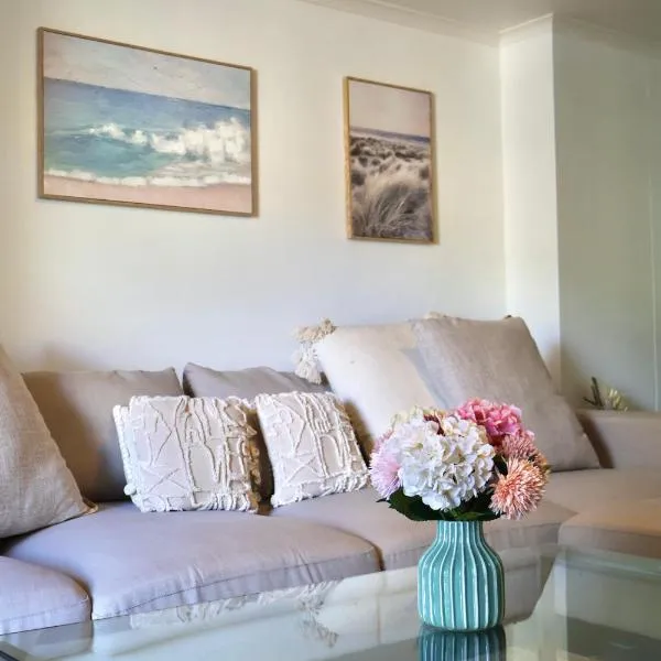 Darling Escape - Pyrmont 2BR Apartment w Parking, hotel in Sydney