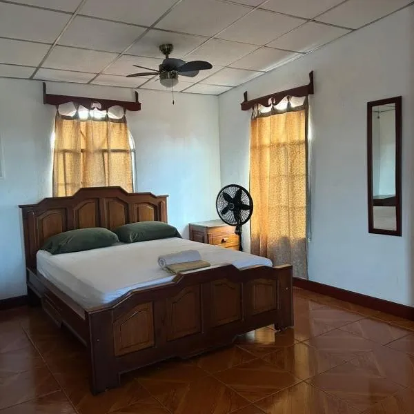 Casa Robles - Your Stay Near Airport, khách sạn ở Managua