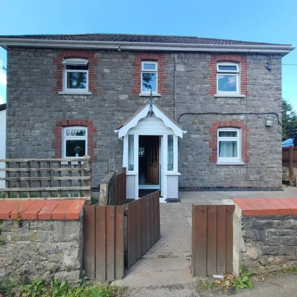 Oakwood Airport Accommodation, hotel a Lulsgate Bottom