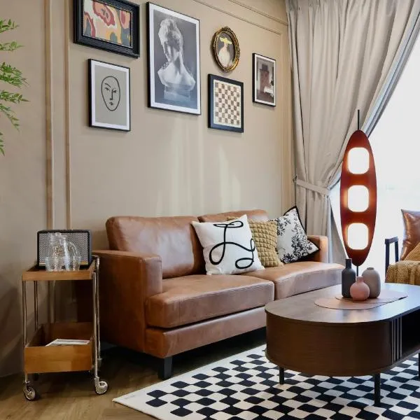 Amber Haus - deLofts Emporium - 4pax VH 13, hotel in Kuching