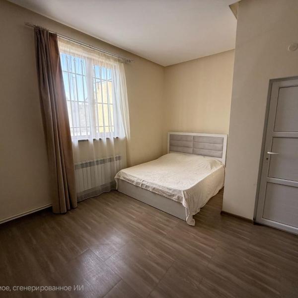 Van House Ejmiacin, Tsaghkunkʼ