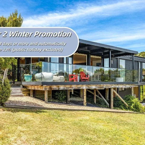 Empire Views, Oneroa - Be My Guest Waiheke, hotel in Oneroa