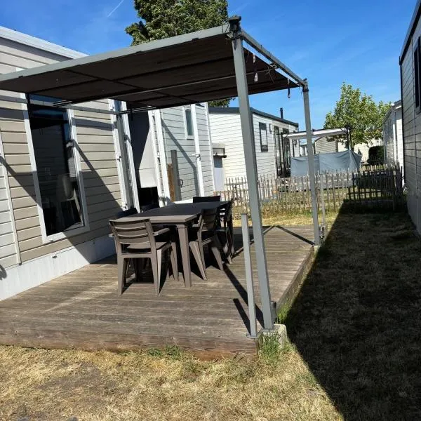 Caravane 6 personnes à Bredene Plage, hotel in Mellet