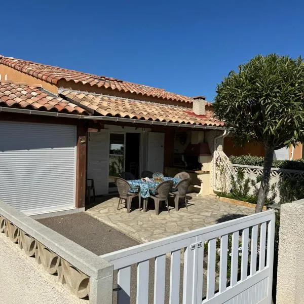 HOLIDAYLAND BAIE DES OLIVIERS VILLA 36m2 1chambre fermée 6 couchages ou VILLA 41M2 2chambres fermées 7 couchages, hotel v destinaci Narbonne-Plage