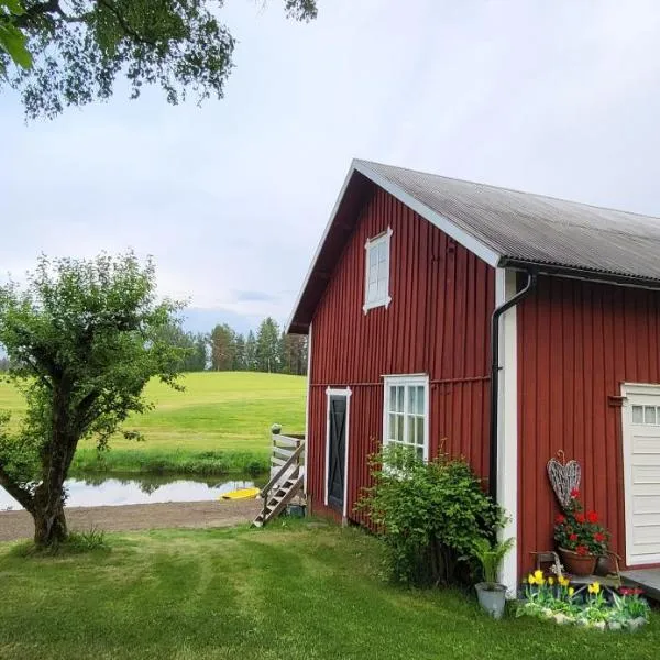 Country House surrounded by beautiful nature, hotel in Habo