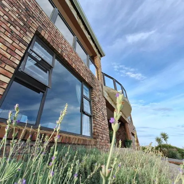 Kalashe Bed & Breakfast, hotel di East London