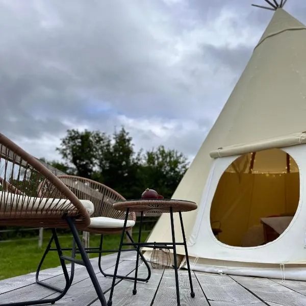Tipi nuit insolite en pleine Nature、Glanvilleのホテル