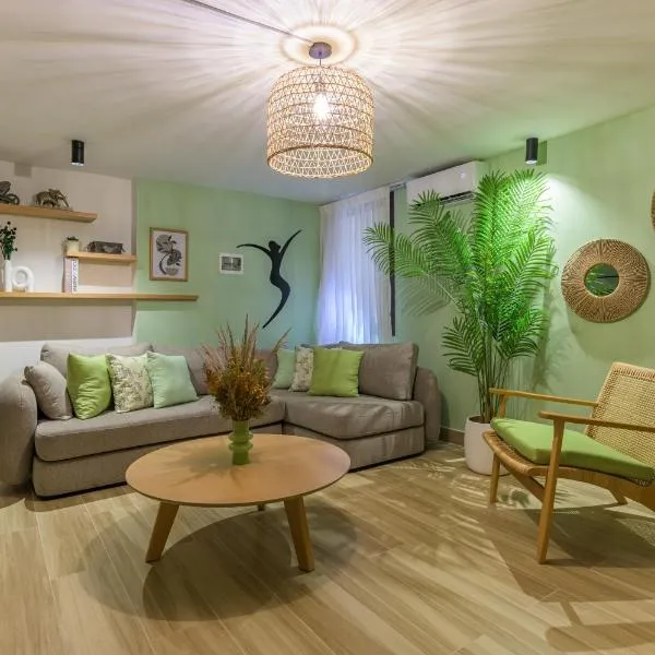 Jade Guesthouse In The Old Souks, Hotel in Batrun