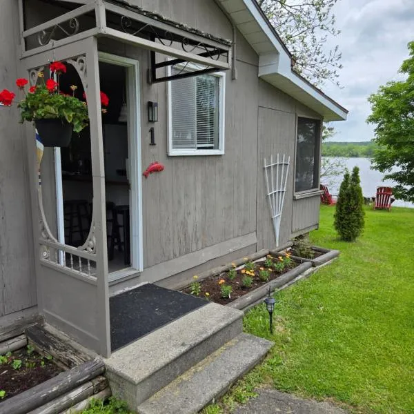 Redfish Cottages, hotel di Delta