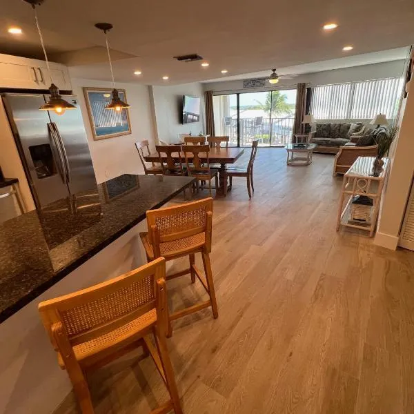 LICENSED MGR - MODERN OCEANFRONT CONDO! BEAUTIFUL OCEAN VIEWS! BEACH RESORT! 2 KING BEDs!,位于基拉戈的酒店