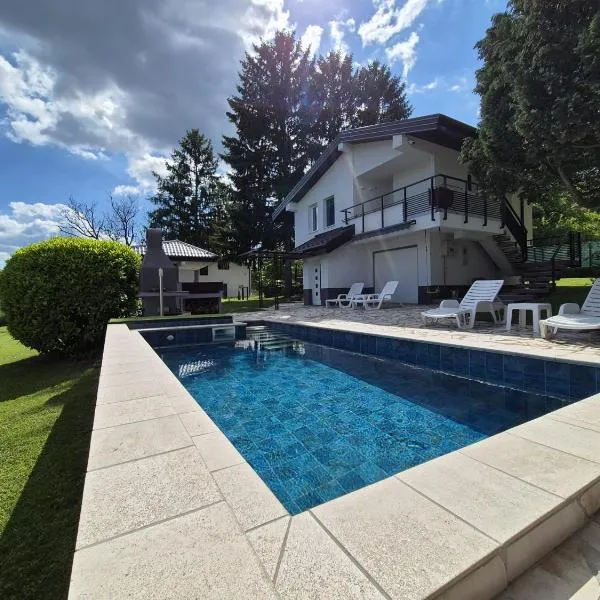 EmUm family cottage, hotel in Potkraj