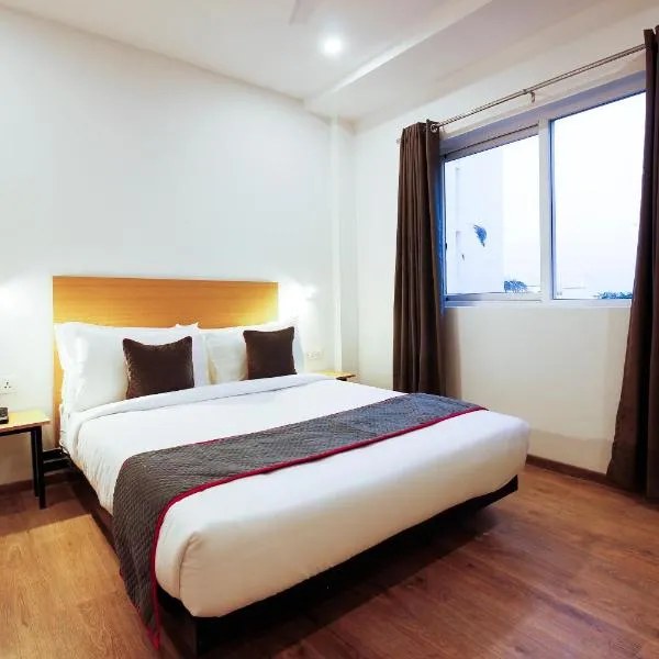 Super Townhouse RCC Elite, hotel in Hyderabad